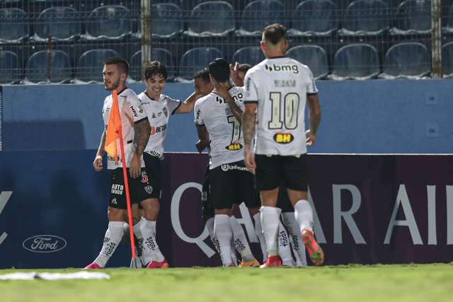 Atl&eacute;tico-MG vence Cerro Porte&ntilde;o no Paraguai e confirma primeira posi&ccedil;&atilde;o do grupo