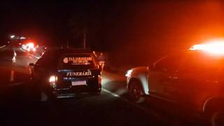 Mulher morre atropelada ao atravessar rodovia para encontrar marido