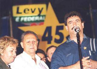 Roberto Bacha (à esquerda), ao lado de Ratinho durante campanha, virou &#34;rosto&#34; dos fazendeiros. 