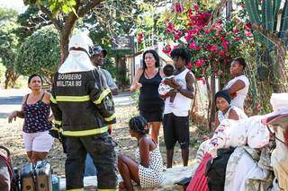 Curto-circuito causa inc&ecirc;ndio em quatro quitinetes de fam&iacute;lias de haitianos 