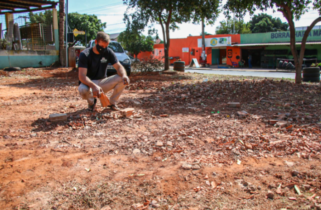 Borracheiro que se acorrentou a obra queria ampliar renda para quitar d&iacute;vida