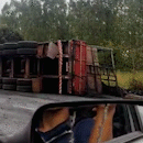 Dois morrem em acidente entre caminh&otilde;es na BR-163