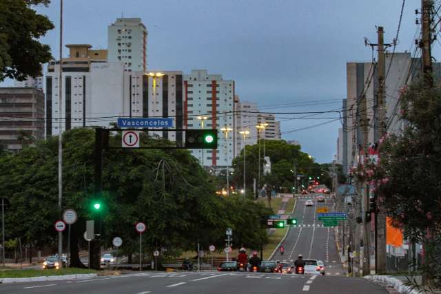 Previs&atilde;o &eacute; de domingo nublado e com m&aacute;xima de 25&ordm;C na Capital