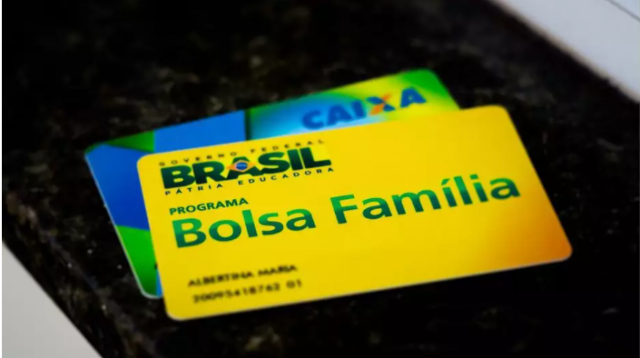 Novo grupo do Bolsa Fam&iacute;lia recebe aux&iacute;lio emergencial nesta 2&ordf; feira