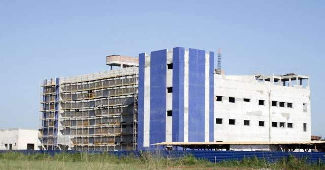 Empresa recebe mais R$ 1,4 milh&atilde;o para concluir Hospital Universit&aacute;rio