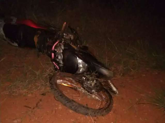 Motociclista de 19 anos morre em colis&atilde;o com carro e motorista foge 