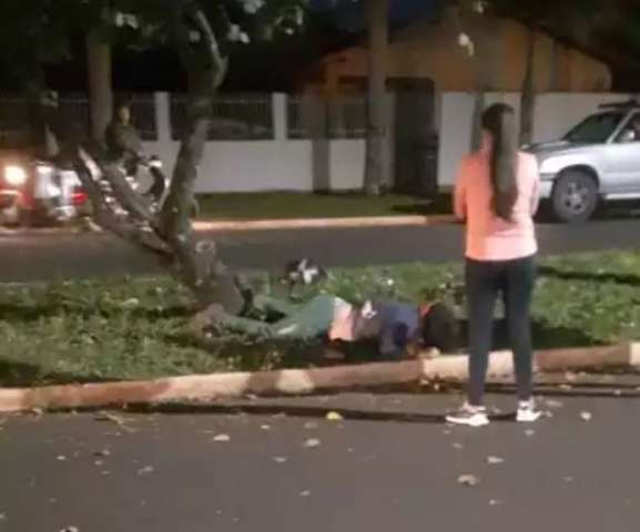 Jovem cai de moto em cruzamento e morre aos 20 anos 