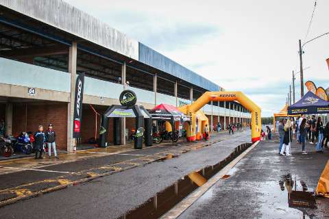 Bandidos levam 200 metros de fio de cobre do Autódromo