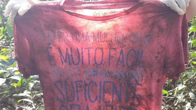 Camiseta vermelha pode ajudar identifica&ccedil;&atilde;o de ossada achada no Caiob&aacute;