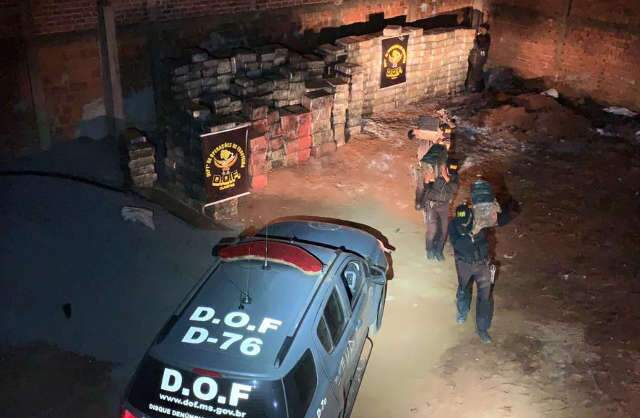 Pol&iacute;cia encontra 10 toneladas de maconha no p&aacute;tio de empresa em Dourados
