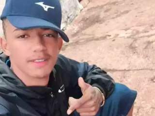 Robert Mateus Rodrigues Anastácio, de 19 anos, foi morto durante a última quarta-feira (16). (Foto: Reprodução/Facebook)