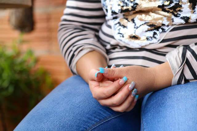 M&atilde;e luta para ser assistente social e virar p&aacute;gina depois de estrupro dos filhos