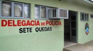 Tr&ecirc;s presos fogem de cadeia e um &eacute; morto em confronto com a pol&iacute;cia