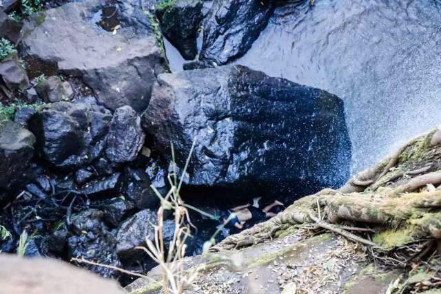 Per&iacute;cia complementar acha sinal de punhos amarrados em morto no Inferninho