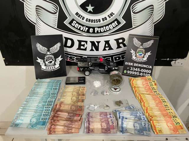 Traficante &eacute; preso com drogas e mais de R$ 3,9 mil em pra&ccedil;a no Santa Em&iacute;lia 