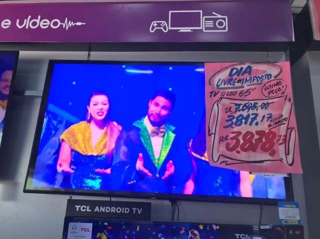 Dia Livre de Impostos tem poucos produtos, mas at&eacute; TV entrou em oferta