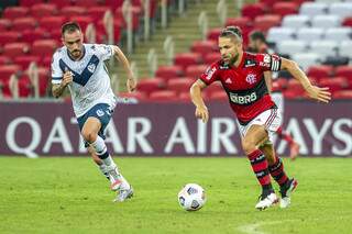 Flamengo joga mal, empata com V&eacute;lez, mas avan&ccedil;a em 1&ordm; do grupo na Libertadores