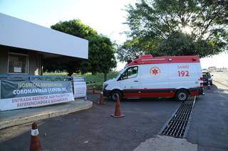 Entrada do Hospital Regional de Mato Grosso do Sul, que recebe paciente com covid-19 (Foto: Kísie Ainoã/Arquivo)