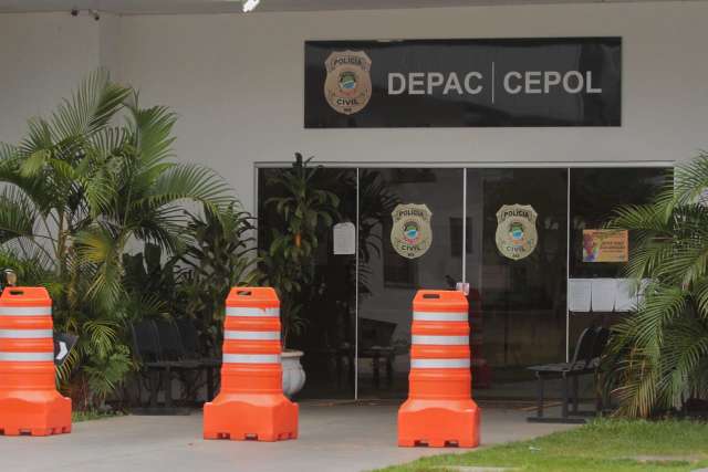 Com faca no pesco&ccedil;o, motorista &ldquo;perde&rdquo; carteira, celular e BMW para dupla