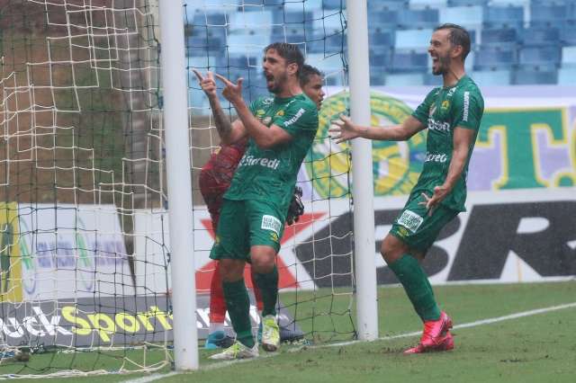 Brasileir&atilde;o come&ccedil;a neste s&aacute;bado com estreia do Cuiab&aacute; e duelo tricolor