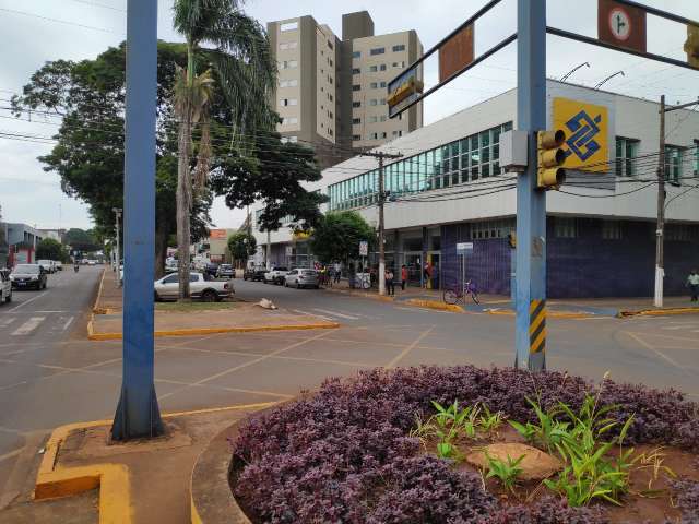Dourados tem recorde de mortes e de casos de covid um dia antes de lockdown