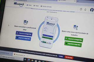 Atendimentos estão sendo feitos exclusivamente por meio dos aplicativos ‘MS Contrata+’ (Trabalhadores) e pelo SINE Fácil (para candidatos já cadastrados) (Foto: arquivo / Henrique Kawaminami)