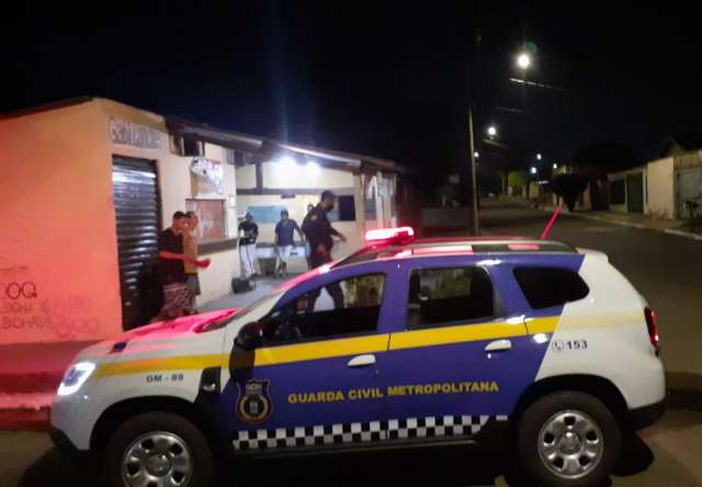 Guarda encerra festa familiar com 10 pessoas e manda 528 para casa