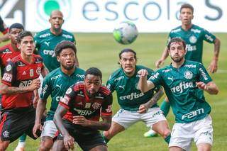 Flamengo em empate com o Palmeiras no ano passado (Foto: Marcello Zambrana/Estadão Conteúdo)