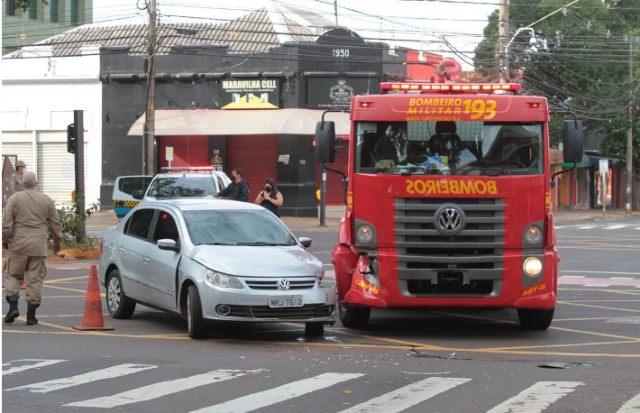 Viatura Do Bombeiro Se Envolve Em Acidente A Caminho De Ocorrência Em Hospital Capital Campo 