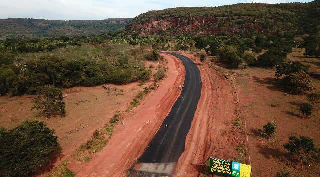 Na rota de s&iacute;tio arqueol&oacute;gico, Estrada Ecol&oacute;gica ganha asfalto em &uacute;ltimo trecho