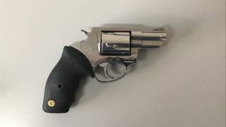 Arma que sumiu durante briga em hamburgueria estava no Aero Rancho