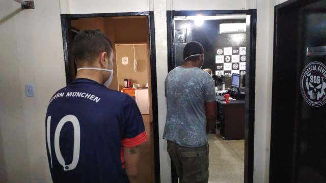 Pol&iacute;cia fecha entreposto de maconha controlado de dentro de pres&iacute;dio