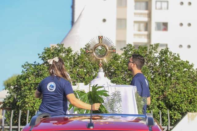 Igreja insiste em missa presencial de Corpus Christi, mas vai lembrar de mortos