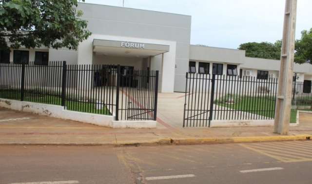 Preso 6 anos ap&oacute;s estuprar filha durante f&eacute;rias, pai ganha liberdade em 20 dias