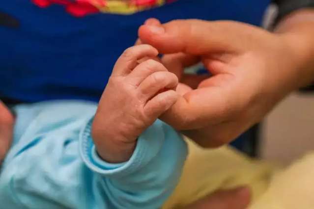 Gr&aacute;vida de 18 semanas, mulher quer ter direito a entregar o filho para ado&ccedil;&atilde;o 