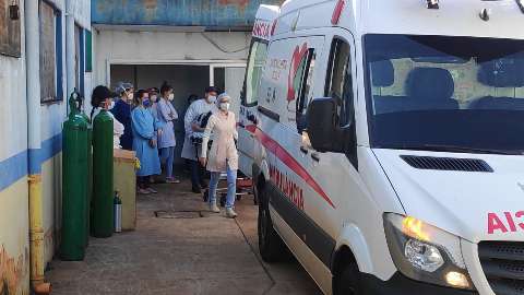 De ambulância, pacientes iniciam viagem rumo a leitos de UTI em Rondônia