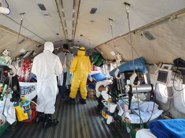 Paciente piora antes do embarque e só 7 vão para UTI em Porto Velho
