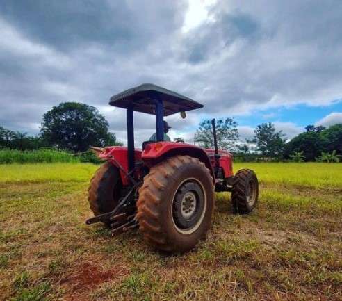 Prefeitura abre sele&ccedil;&atilde;o com vagas para operador de m&aacute;quinas agr&iacute;colas 