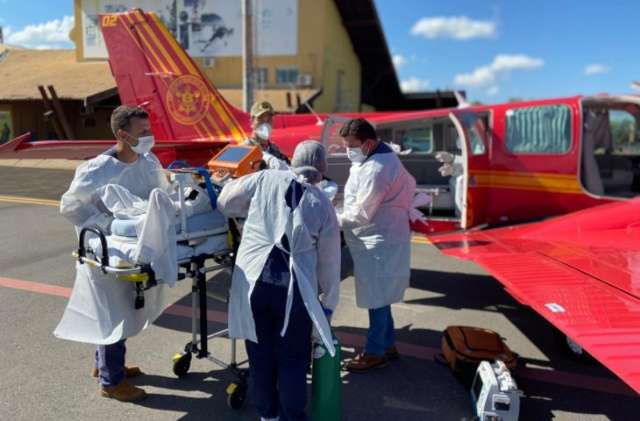 Mais dez pacientes de MS s&atilde;o transferidos para S&atilde;o Paulo 