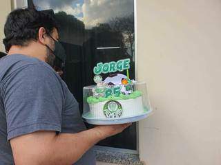Bolo de aniversário para Jorge foi temático do Palmeiras, o time do coração. (Foto: Capelão Reis)