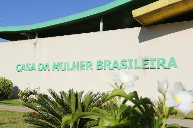 Passageira se recusa a colocar m&aacute;scara e agride motorista de aplicativo a socos