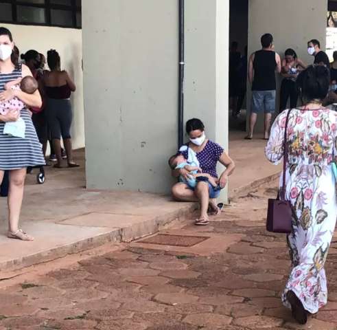 Uma hora e meia antes de vacina&ccedil;&atilde;o acabar, 1,2 mil lactantes j&aacute; receberam dose