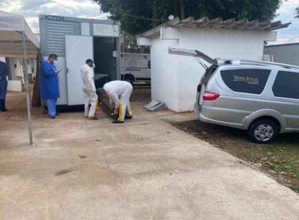 Prefeito de Ponta Por&atilde; diz que cidade j&aacute; est&aacute; &quot;empilhando corpos&quot;