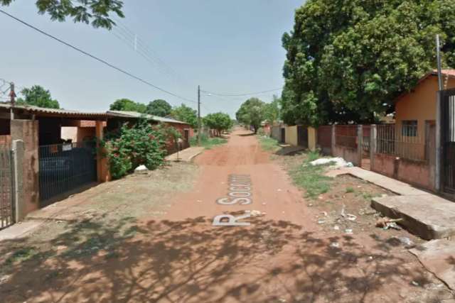 Homem &eacute; morto no meio da rua com tiro no abd&ocirc;men