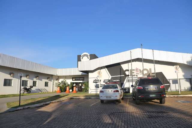 Baleado na cabe&ccedil;a e bra&ccedil;o, jovem &eacute; socorrido para a Santa Casa