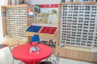 O Mercadão dos Óculos tem duas lojas em Campo Grande, super amplas e com estacionamento fácil. (Foto: Paulo Francis)