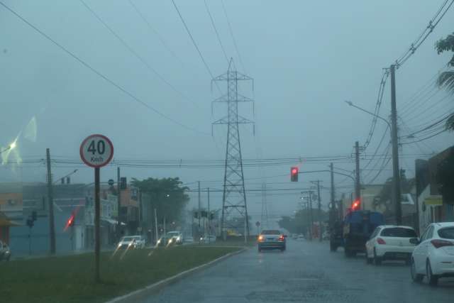 Em duas horas, chuva na Capital acumula um ter&ccedil;o da m&eacute;dia hist&oacute;rica de junho