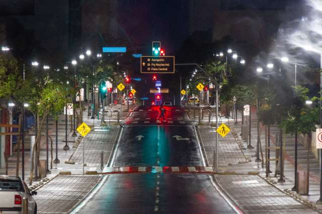 Chuva provoca queda na temperatura, mas &agrave; tarde calor deve voltar &agrave; Capital 