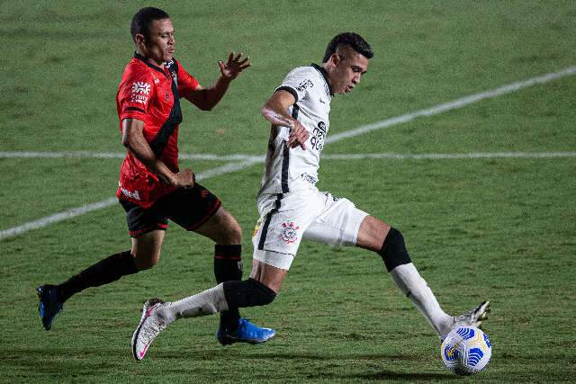 Atl&eacute;tico-GO segura empate e elimina Corinthians na Copa do Brasil