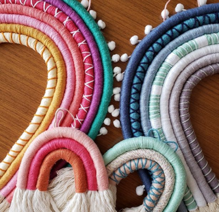 Conjunto de arco-íris feito para uma família. (Foto: Reprodução Redes Sociais)